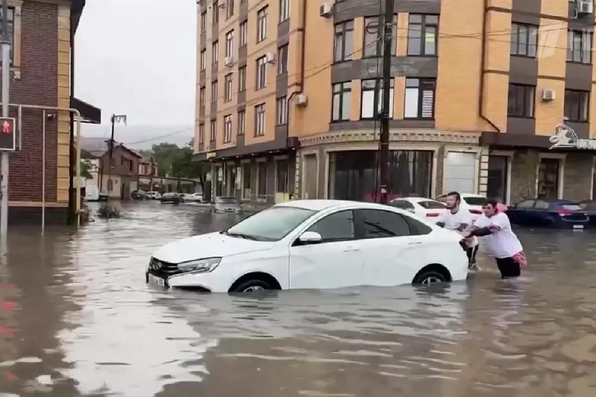 В Дагестане мощное наводнение из-за ливней