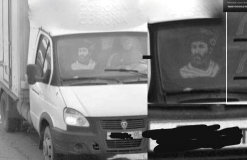 Российскому автолюбителю пришел штраф за «непристегнутого» князя, который жил 300 лет назад
