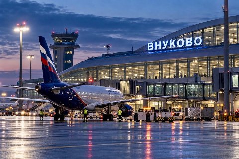Внуково и Домодедово ночью ограничили приём и вылет рейсов