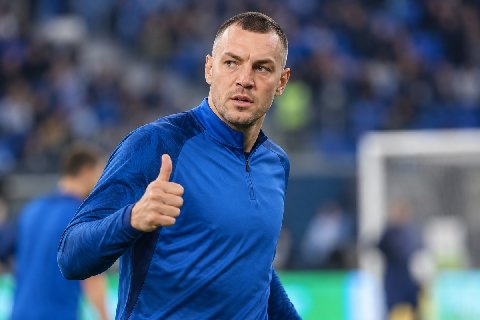 Агент Дзюбы заявил, что футболист не завершал карьеру