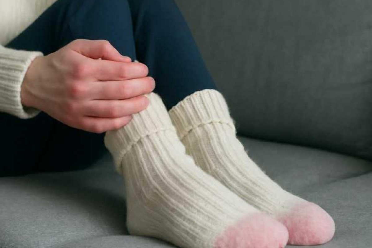 Когда постоянно мёрзнущие ноги — повод для визита к врачу