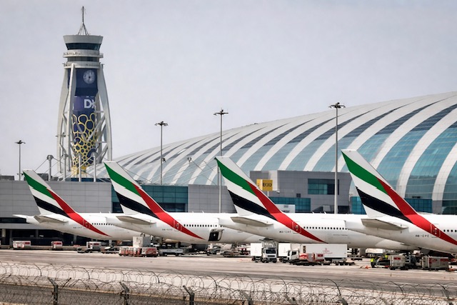 Аэропорт Дубая временно остановил полёты