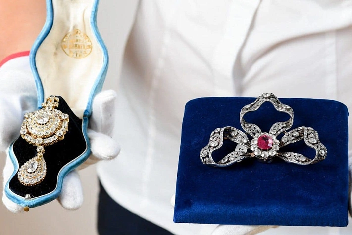 Бриллиант «Флорентиец» и сокровища Габсбургов обнаружены в картонном чемодане