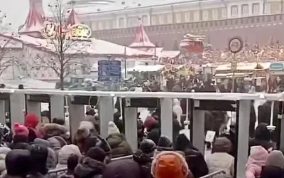 В Москве в новогодние дни центр превращается в очередь