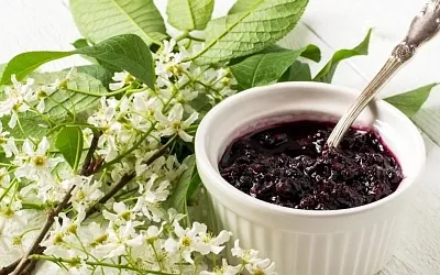 Варенье из черёмухи станет эксклюзивной заготовкой на зиму