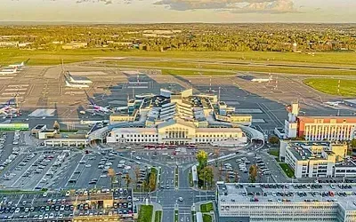 Самолёт президента Литвы задержал посадку в Вильнюсе из‑за дрона