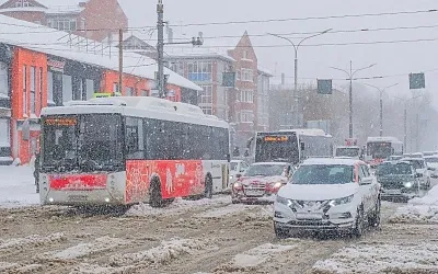 Урал парализовало рекордными снегопадами