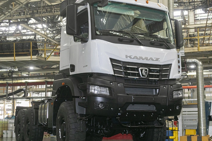 КамАЗ представил тягач с допуском к автопоездам массой до 100 тонн