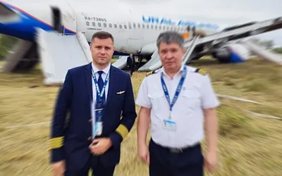 Командир севшего в поле Airbus «Уральских авиалиний» Белов уволился