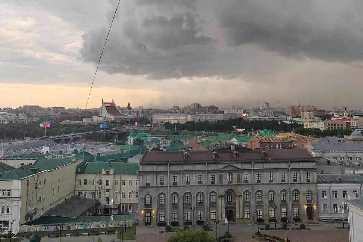 Ураган и ливень парализовали Омск