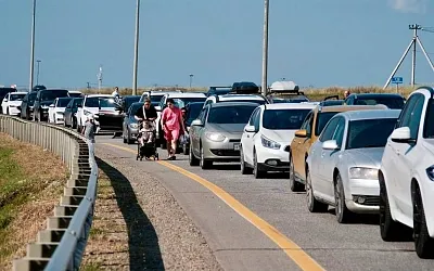 Автопробка на Крымском мосту превысила 22 километра — рекорд за семь лет