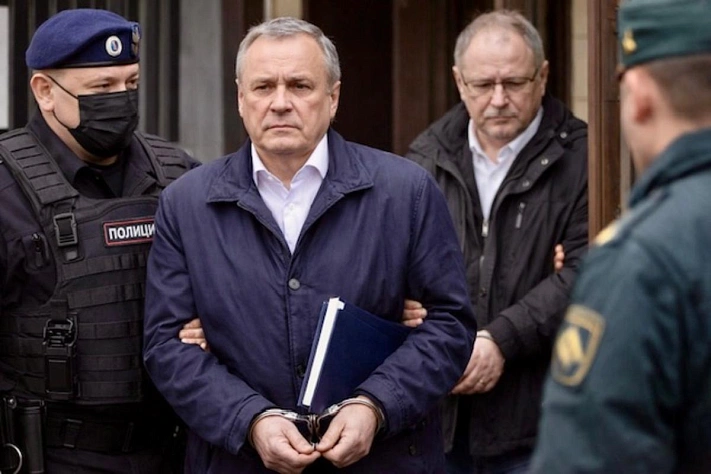 Экс-губернатора Курской области арестовали по делу о взятках