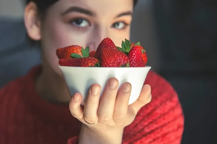 Сколько клубники можно съесть без вреда для здоровья 