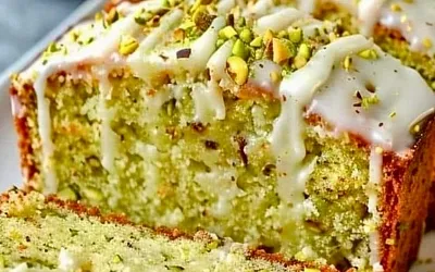 Хлеб на завтрак с фисташками и лимоном