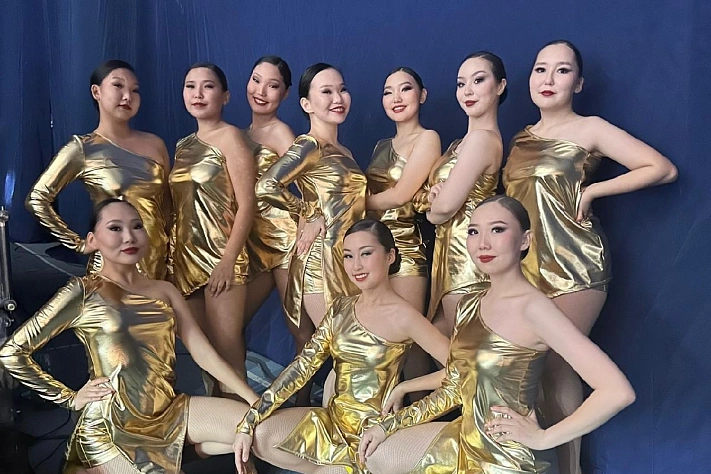 В Якутске полуголые девушки помешали созерцанию полуголых мужчин