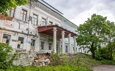 В Гусь-Железном полыхала усадьба «русского Дракулы»