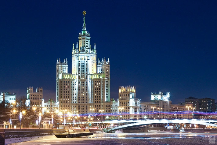 В Москве за долги продают квартиру экс-чиновницы в высотке на Котельнической