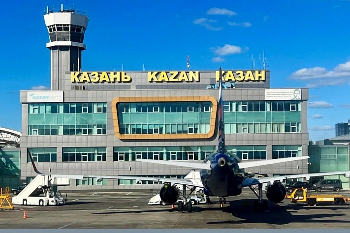 В казанском аэропорту второй день — сбои, хаос и жалобы пассажиров