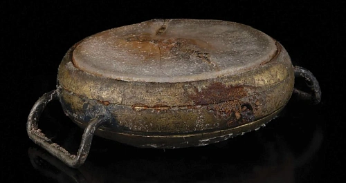 Часы, пережившие ядерную бомбардировку, продали на аукционе за 31 тысячу долларов