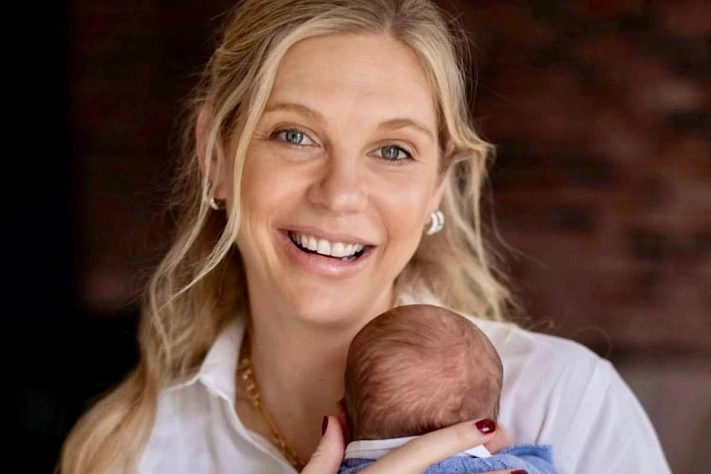 Челси Дэви показала новые фото с сыном Финном