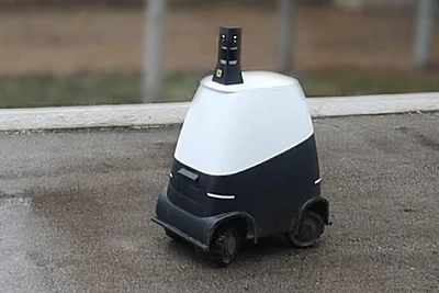 Самарские колонии начал охранять робот-патрульный