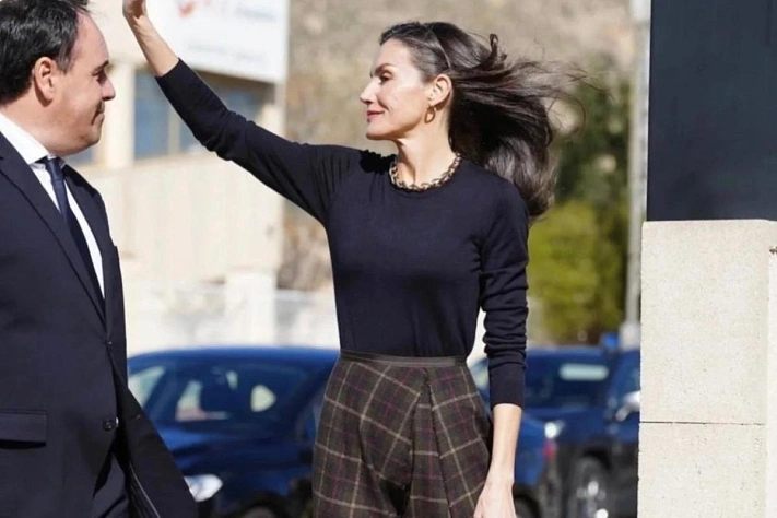 Весна в Испании и новый выход королевы Летиции на фабрике Pedro García