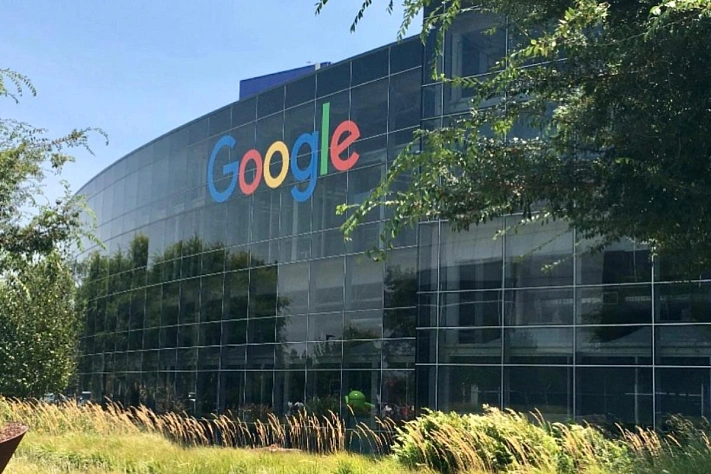 Под давлением: Google признал внешнее давление на модерацию контента и обещает изменить практики