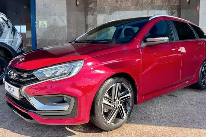 Lada Vesta Sport SW дебютировала на юбилее АВТОВАЗа