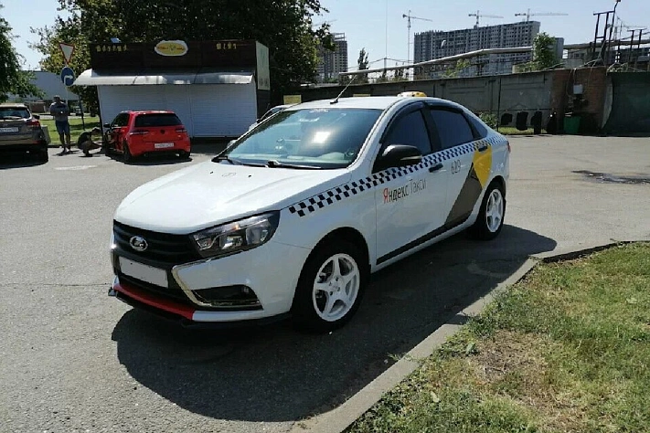 В России утвердили список из восьми марок автомобилей для работы в такси