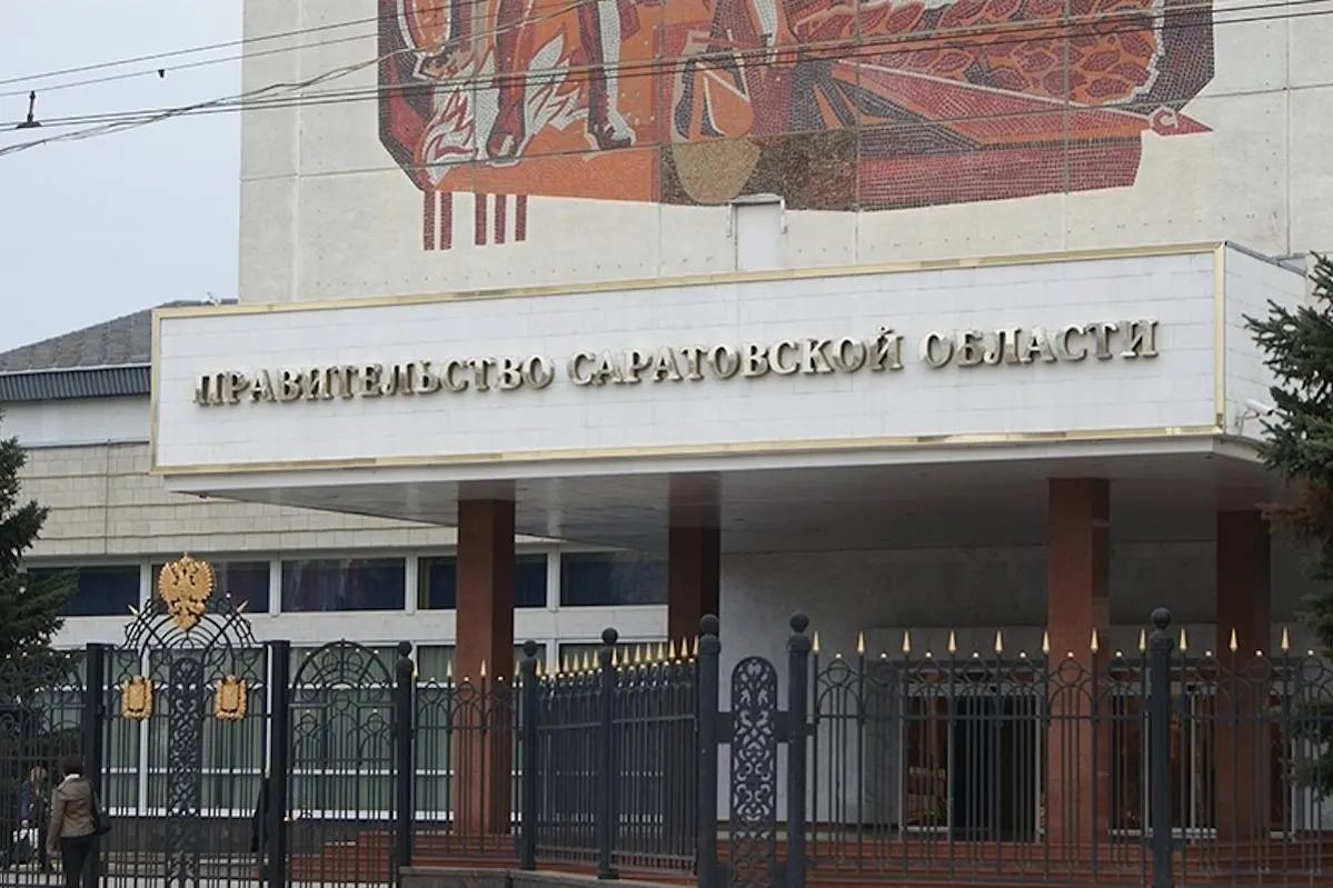 В Саратовской области мигрантам запретили работать врачами, учителями и чиновниками