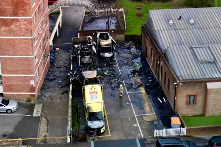 В Лондоне подожгли четыре машины еврейской скорой помощи