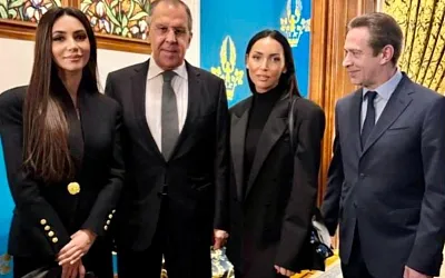 Зара и Алсу: королевский выход или дружеский вечер?