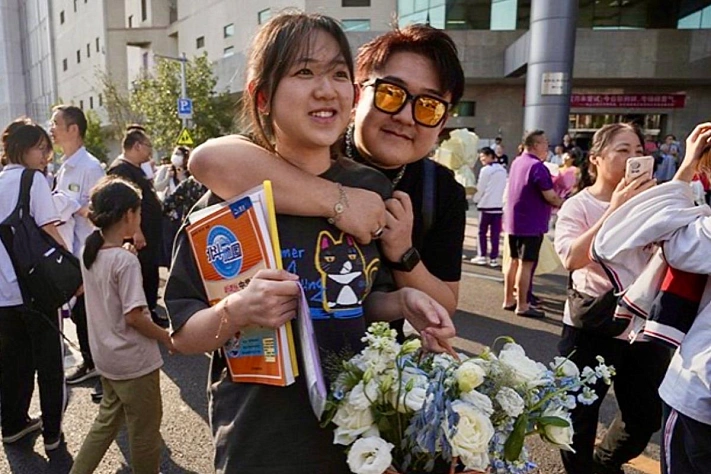 Зачем студентов в Китае призвали влюбляться на каникулах