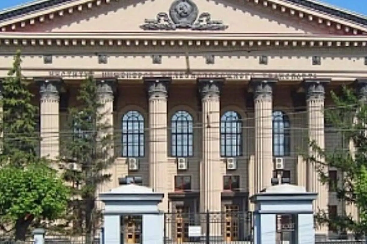 Дипломы выпускников крупного российского вуза оказались под угрозой аннулирования