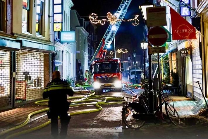 Взрыв в Утрехте привёл к пожару и обрушениям зданий