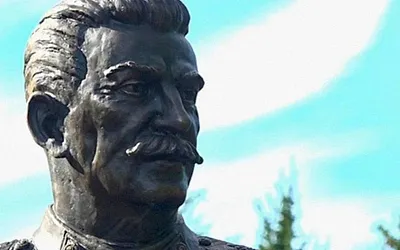 В Находке открыт памятник Сталину: событие вызвало бурную общественную реакцию
