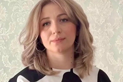 В Абхазии уволили чиновницу за слова о российских туристах с «Дошираком»