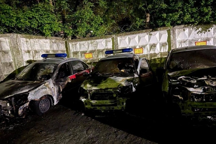 Учительница из Калуги устроила поджог машин Росгвардии и сбила пешехода
