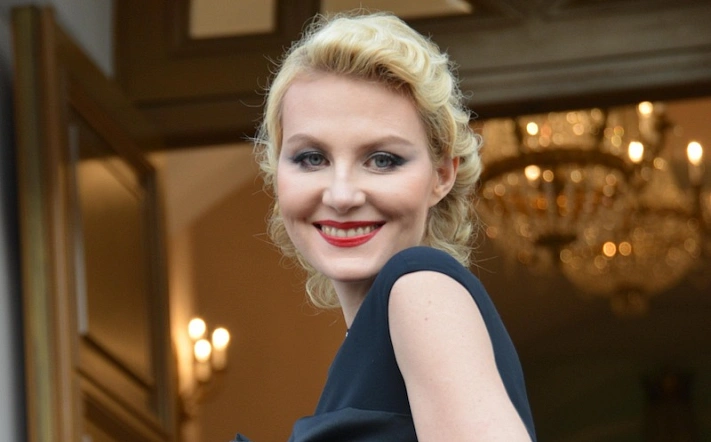 Рената Литвинова приехала в Россию после года жизни в Париже