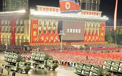 На параде в КНДР показали барражирующие боеприпасы, схожие с израильскими решениями