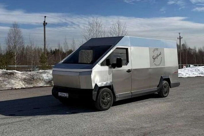 «Руссо-Балт» представит укороченную версию фургона для работы в городе
