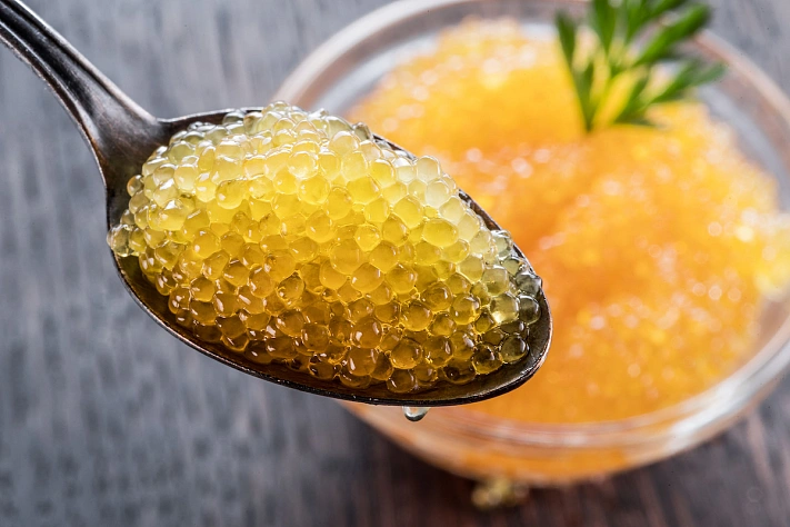 Россияне переходят с красной икры на белую