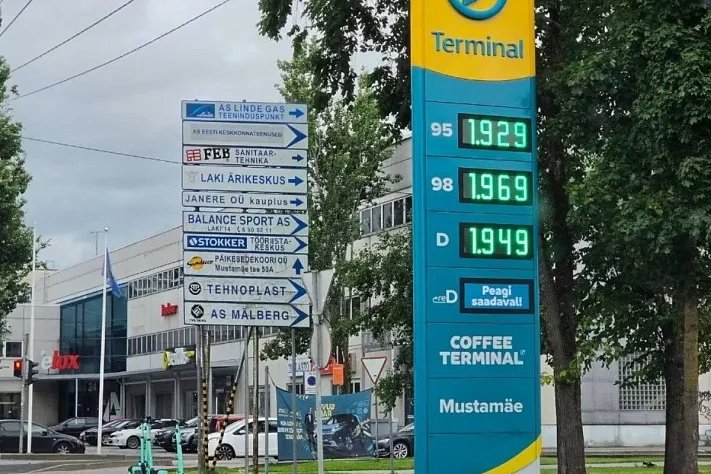  Сколько стоит топливо на АЗС в странах Балтии
