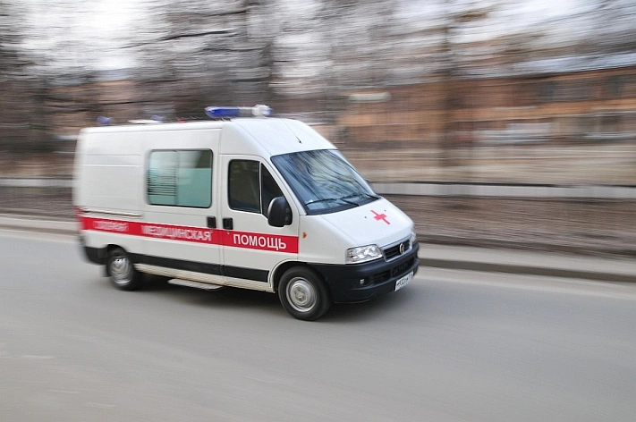 В Петербурге двухлетнего ребёнка госпитализировали с отравлением бензином