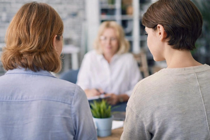 Почему на собеседование приходят с родителями