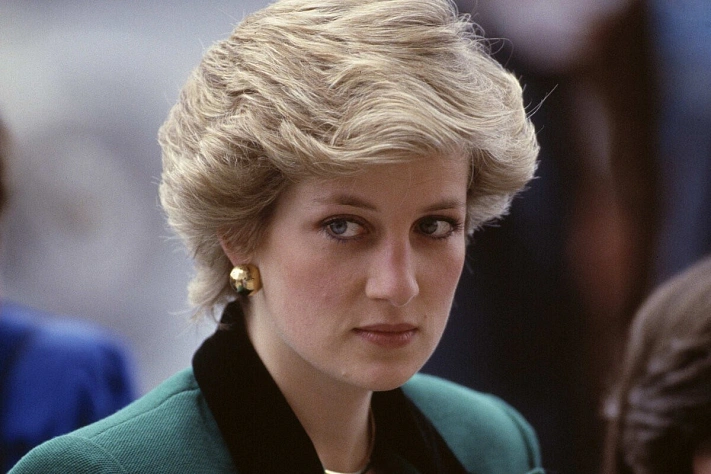 Знаменитый элемент одежды Леди Ди продадут на аукционе