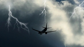 Молния два раза ударила в самолёт «Аэрофлота» при посадке в Томске