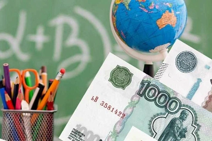 В России тратят на школьные нужды около 10 тысяч рублей в месяц