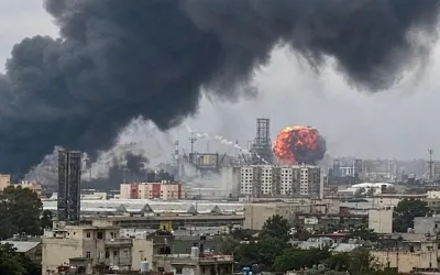 Сажу после пожара назвали не нефтяным дождём