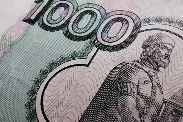 Россияне всё чаще хранят сбережения «под подушкой»